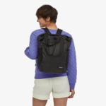 Patagonia Ultralight Black Hole® Tote Pack 27L バックパック - 着用時 4